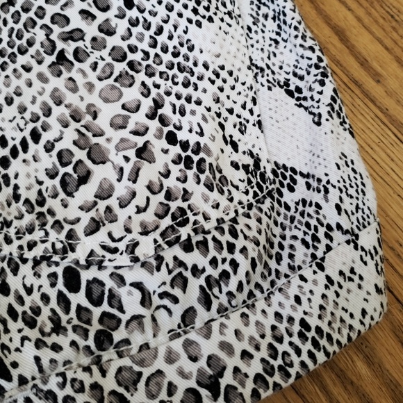 American Apparel High Waisted Snake Print Shorts - Picture 4 of 6